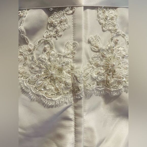 Candlelight White Satin Halter Poufy Ruched Wedding Gown with Train. - Picture 8 of 16